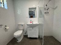 IMG 3127-bathroom HH