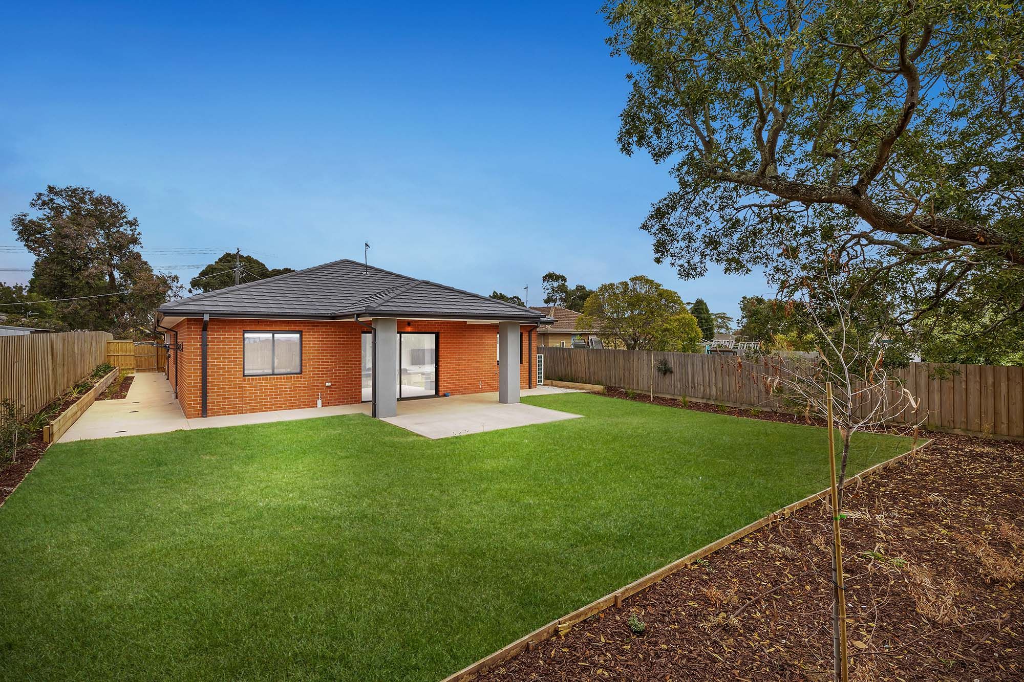 Waratah   Backyard 1 Dusk LR No Logo