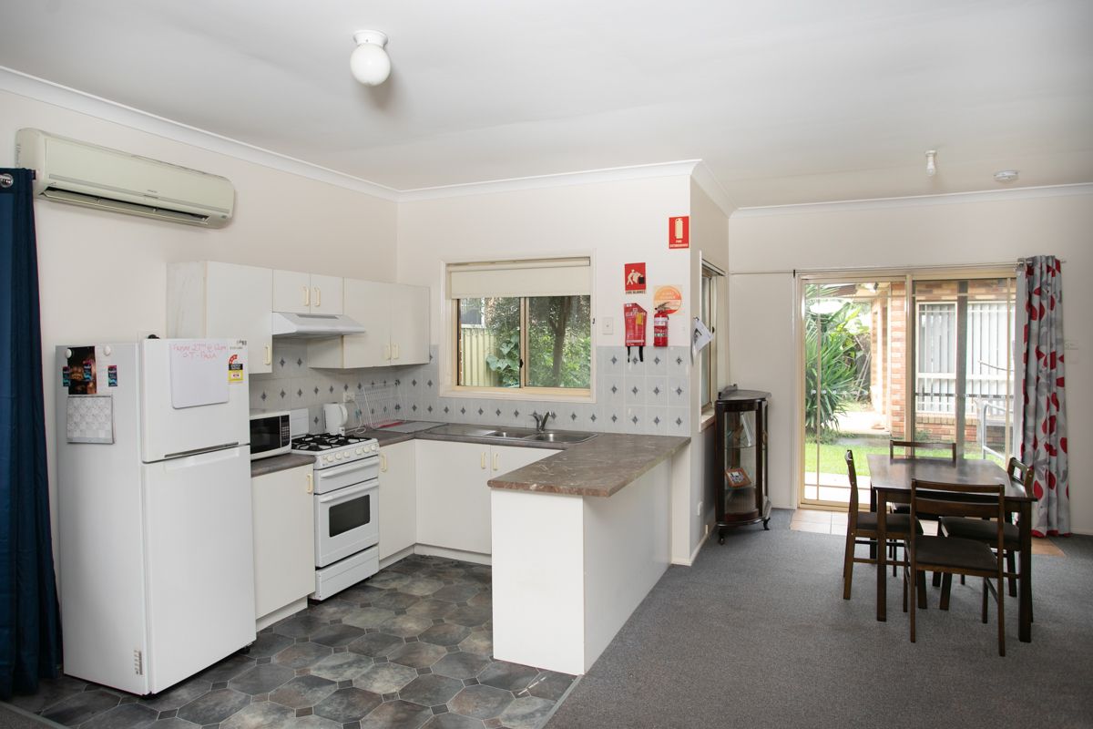 SIL030 LR__Broadmeadow_Unit 1_shared kitchen