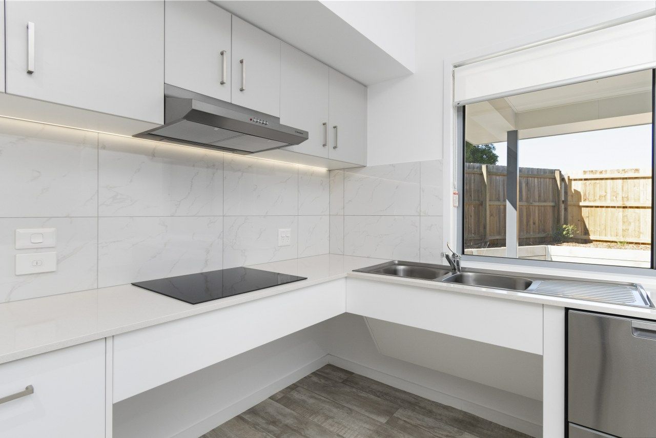 008 Open2view_ID646884-9_Conifer_Avenue_1280x855