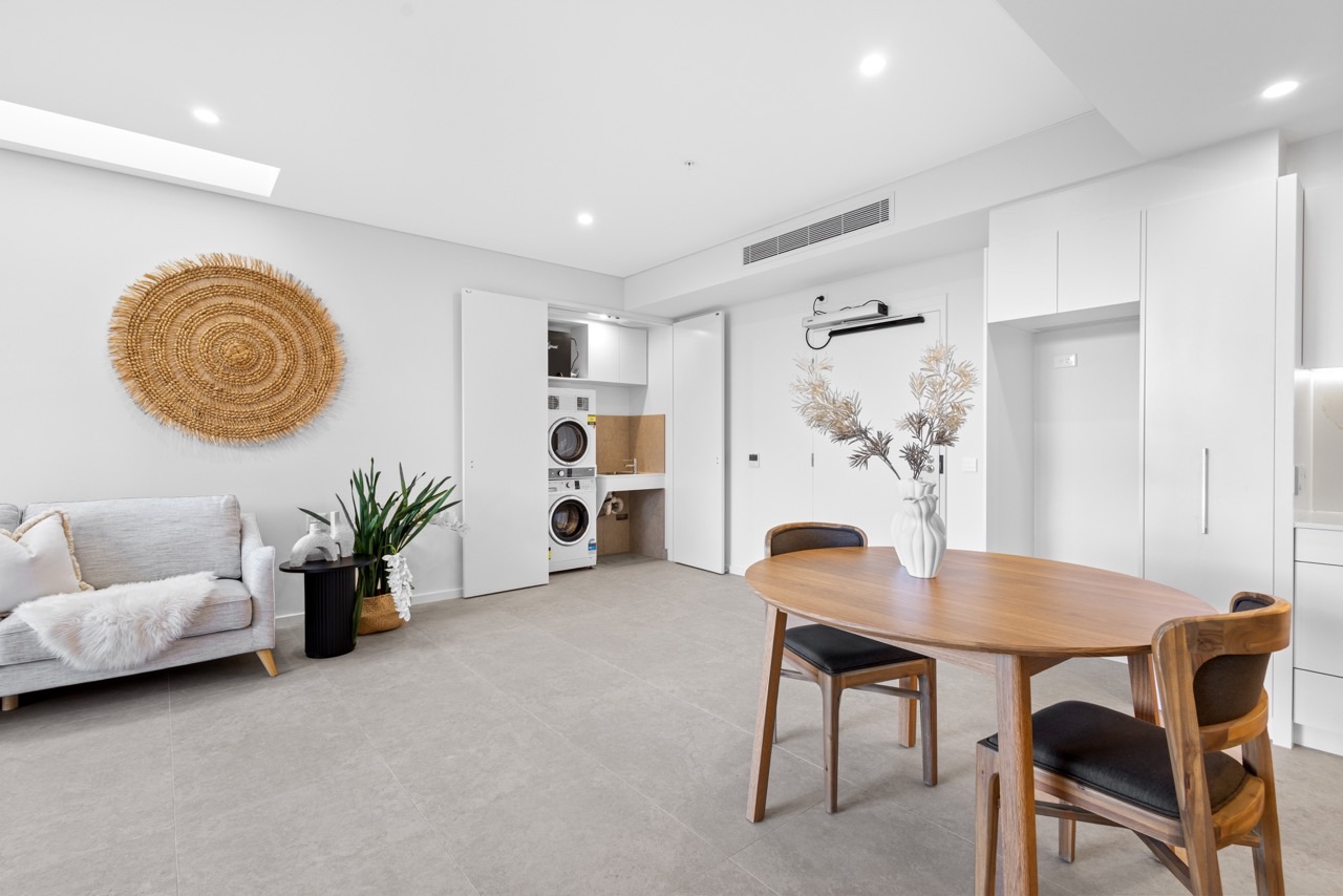 Vera Rouse-Hill-080 Large