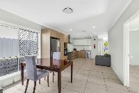 17   North high St 58 - Dining to Kitchen