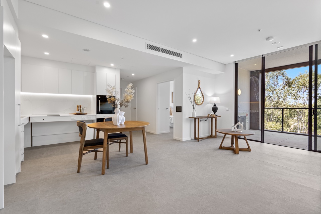 Vera Rouse-Hill-008 (1) Large