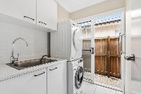 003 Open2view_ID988534-6_Lancelin_Lane