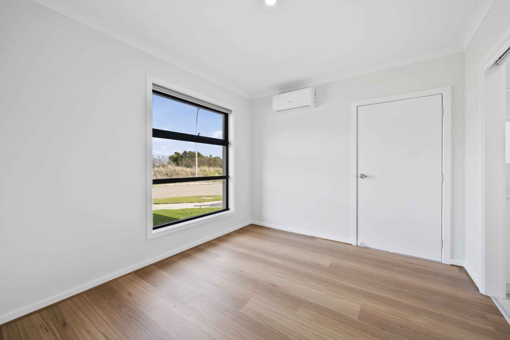Oak OOA Room 9_11zon