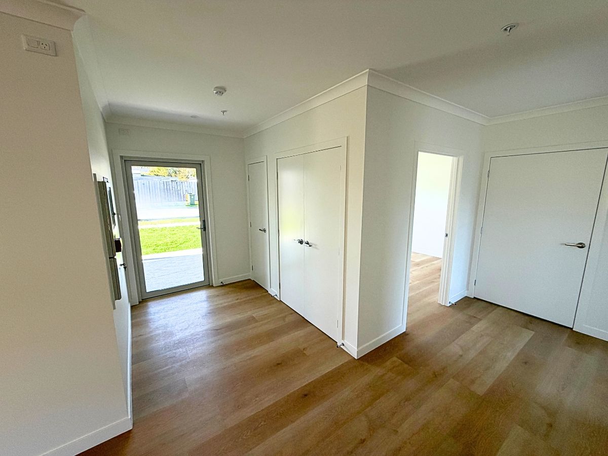 Morwell 11 Front foyer