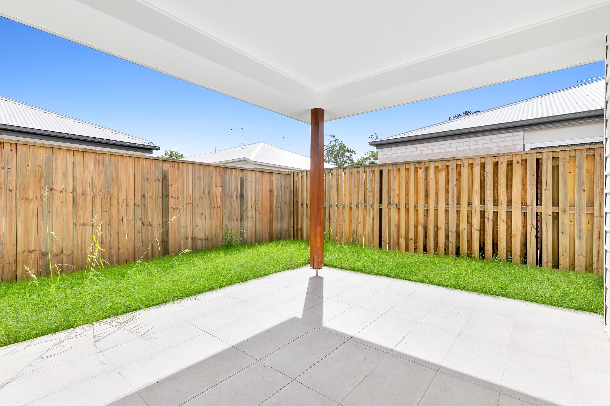 009 Open2view_ID924539-9_Charlotte_Crescent