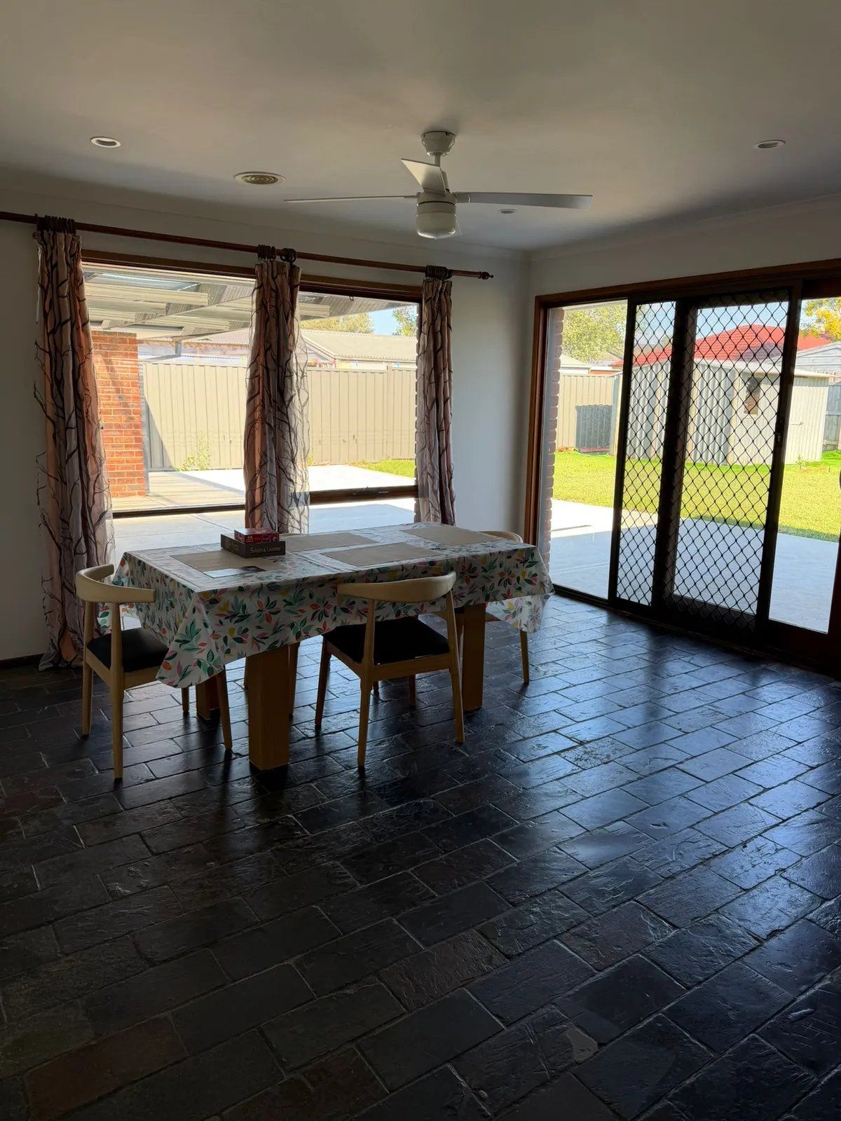 hindmarsh living-2