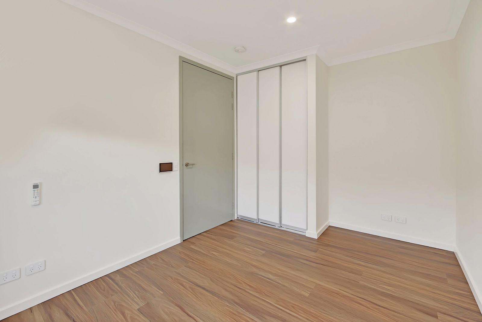 021 Open2view_ID999326-22_Shebelle_Way__Hilbert