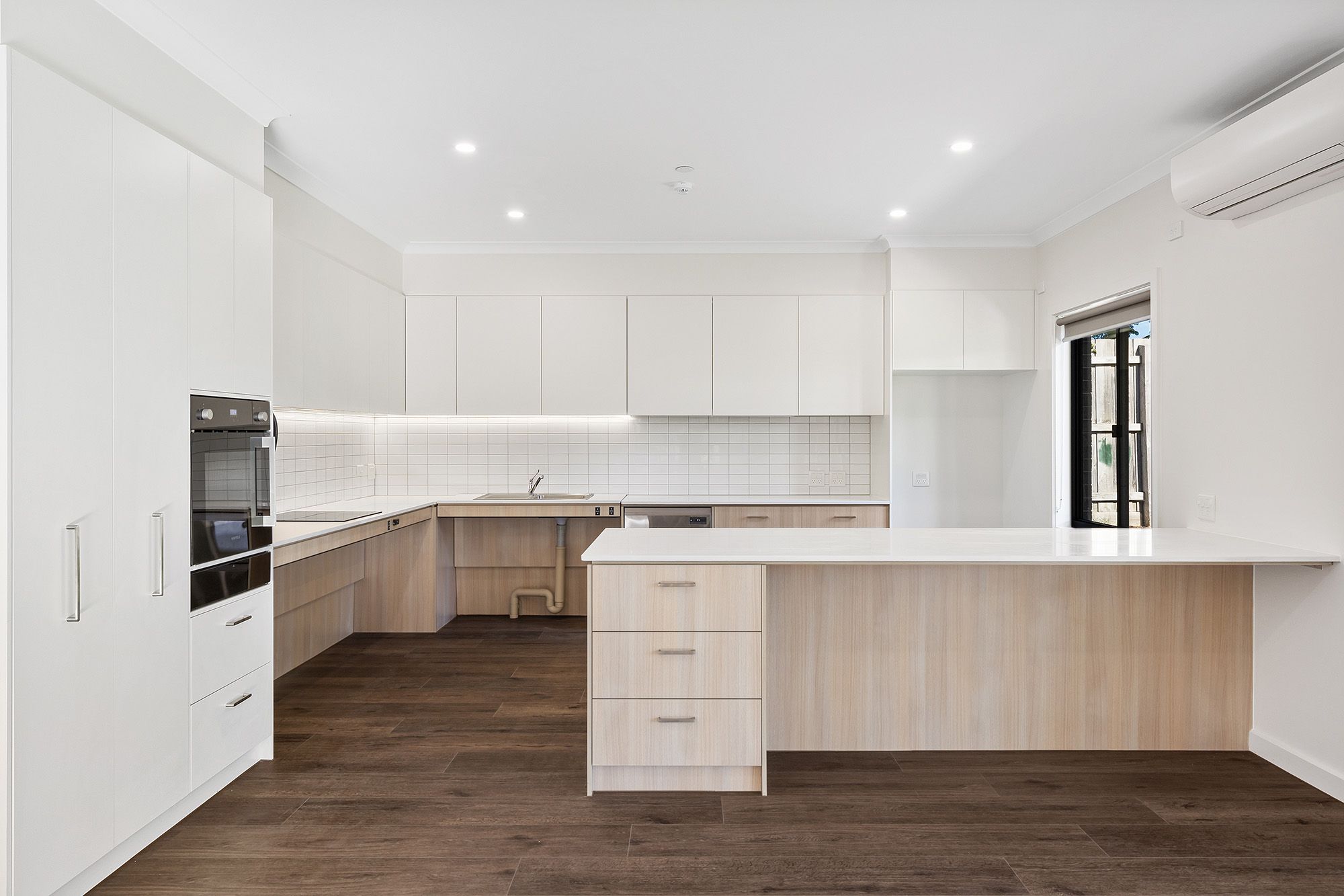 Evelyne   Kitchen 1 LR No Logo