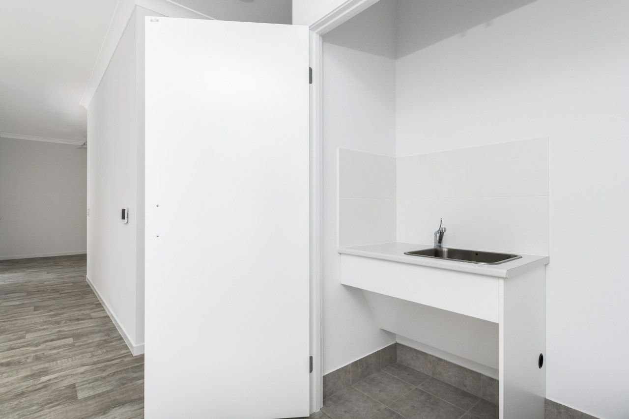 010 Open2view_ID646884-9_Conifer_Avenue_1280x853