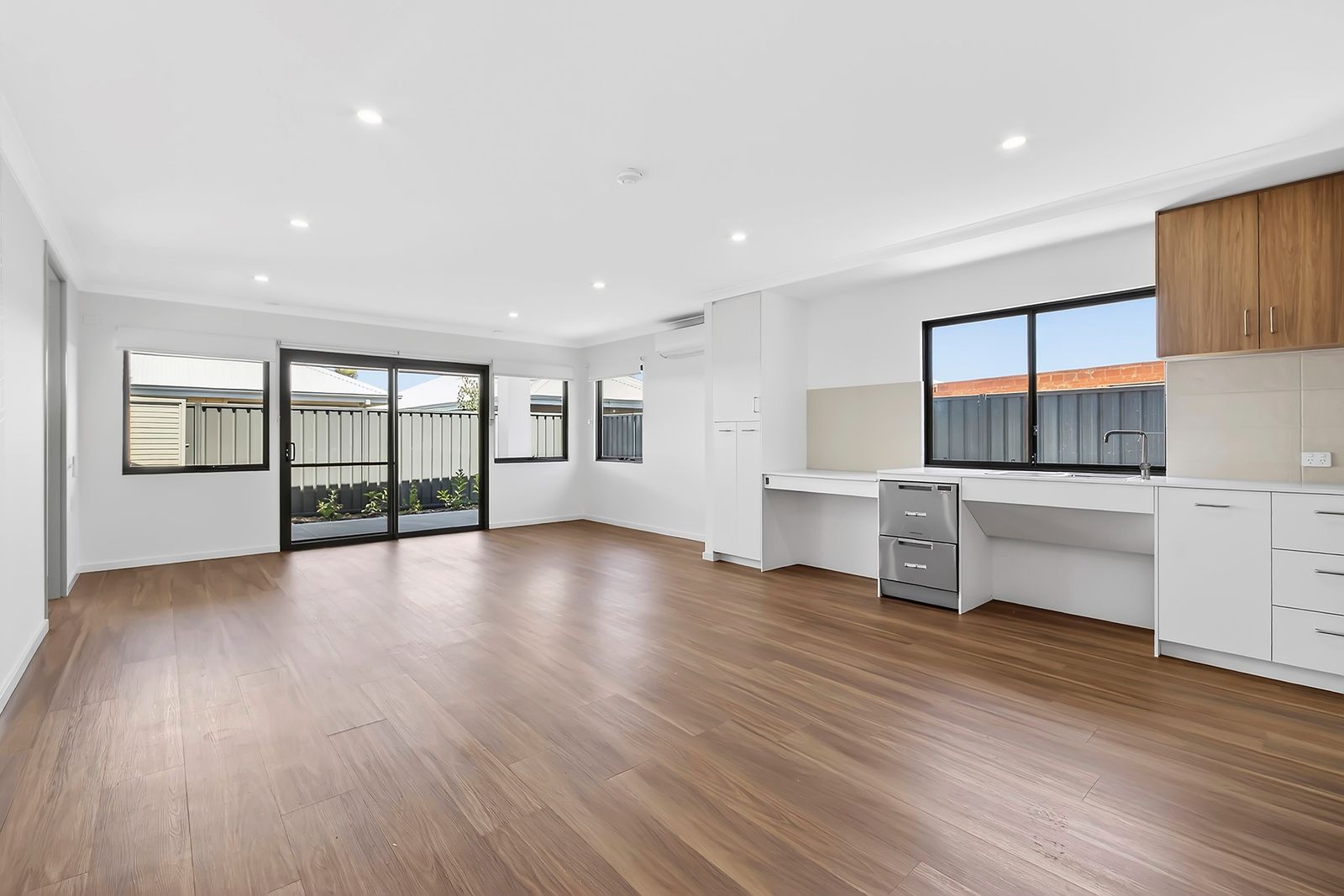 004 Open2view_ID999326-22_Shebelle_Way__Hilbert