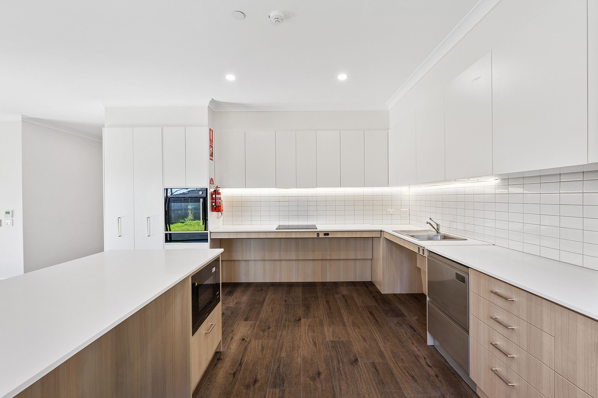 Evelyne   Kitchen 2 LR No Logo