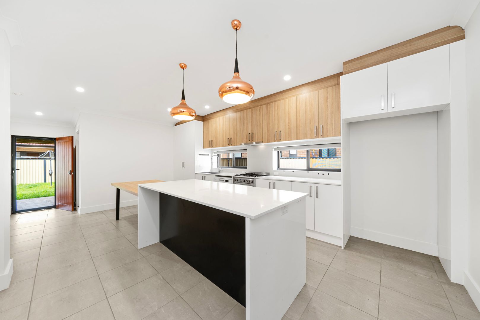 17268793 2_1_241024_042756-w2000-h1334