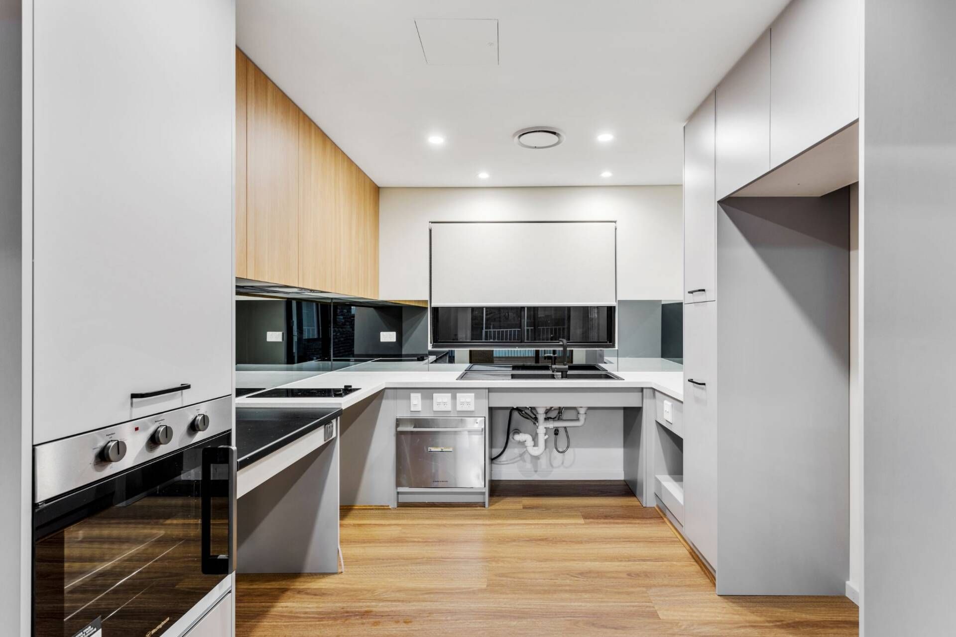 Doonside Villa-Kitchen-scaled