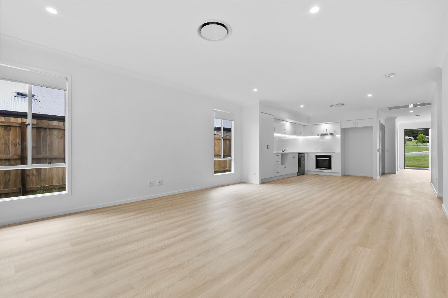 018 Open2view_ID941567-85_Hamilton_Road