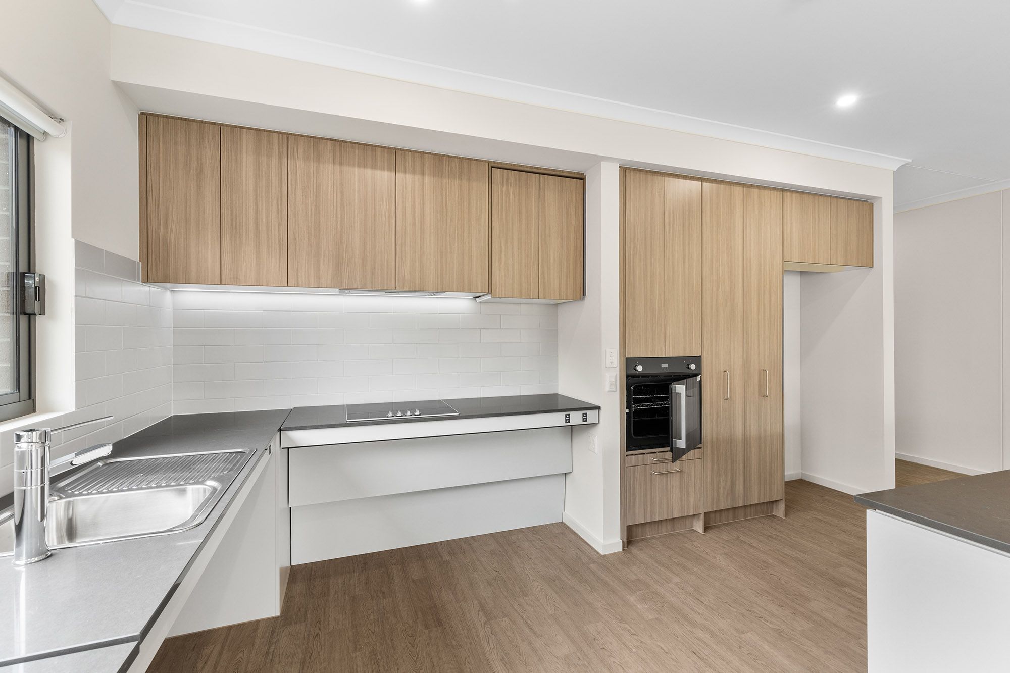 Elizabeth   Kitchen 2 LR No Logo