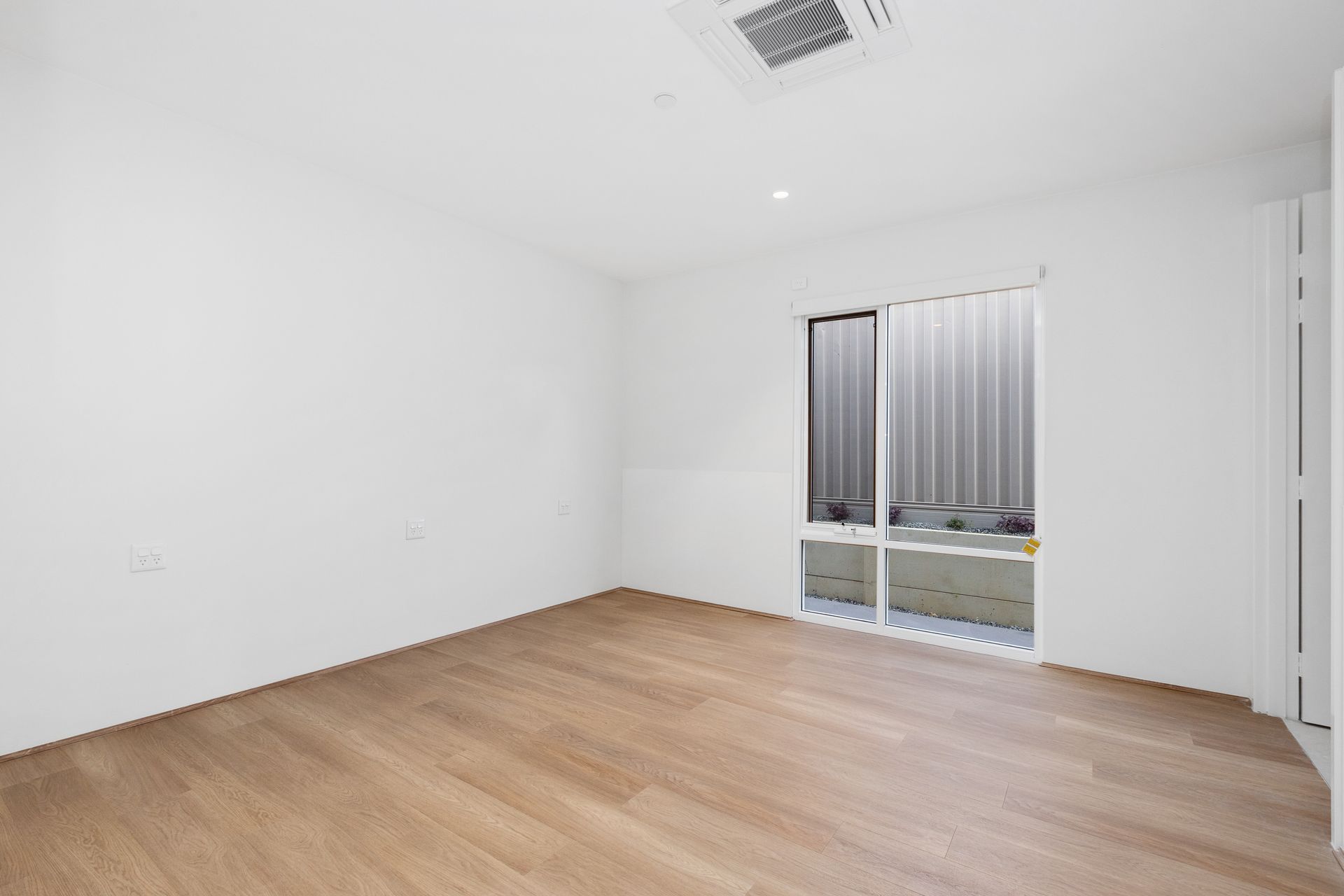 7 21b Purvis St, Hamilton Hill 06