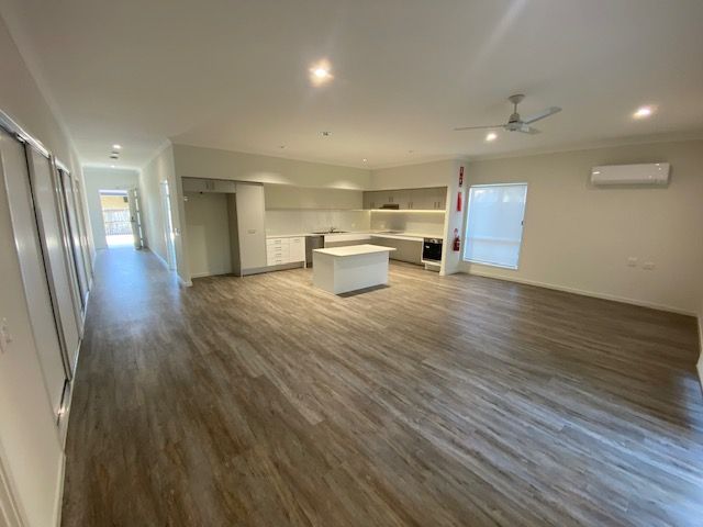 Kitchen Dining Lounge 2