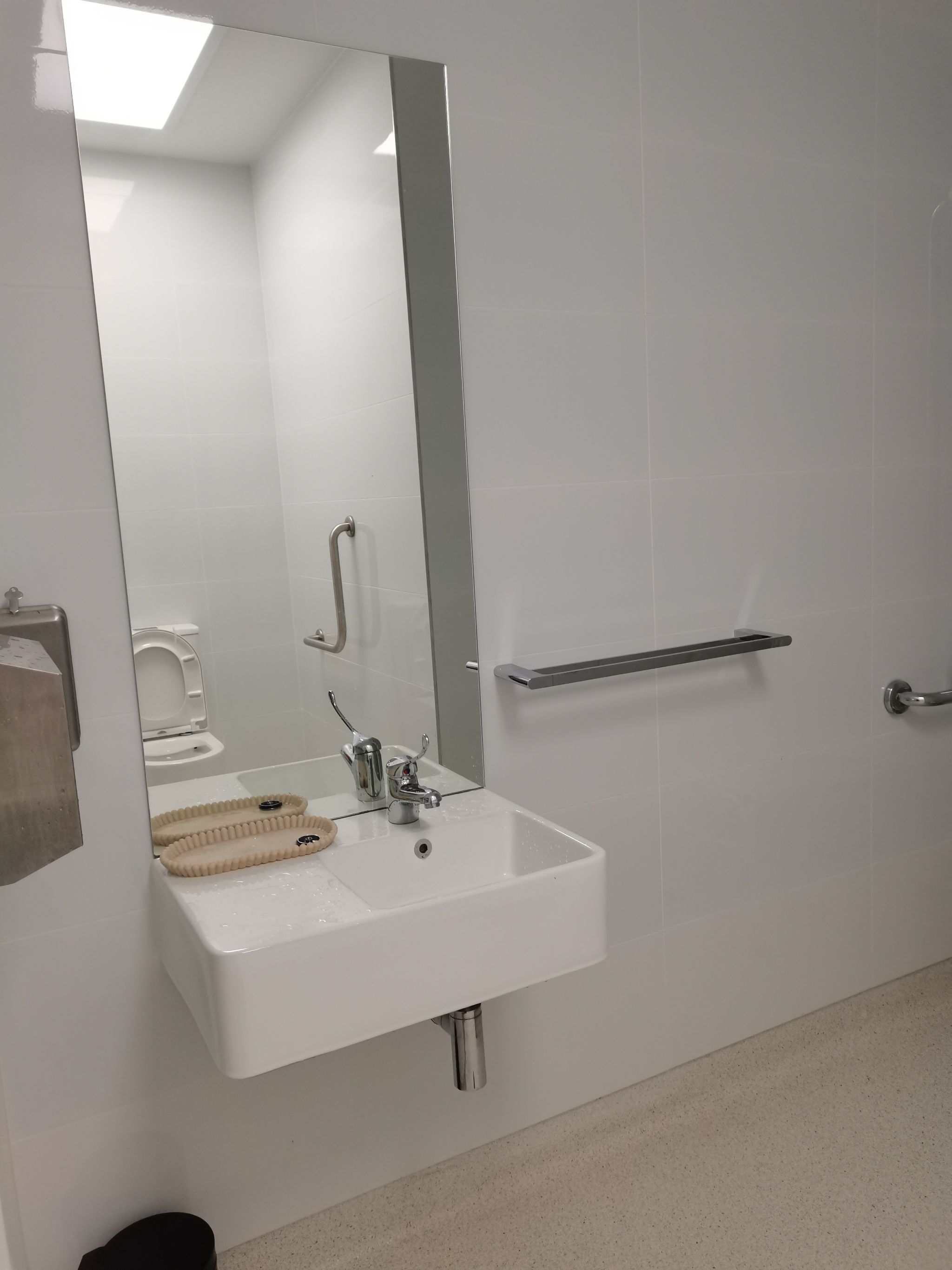 Ensuite inside 2