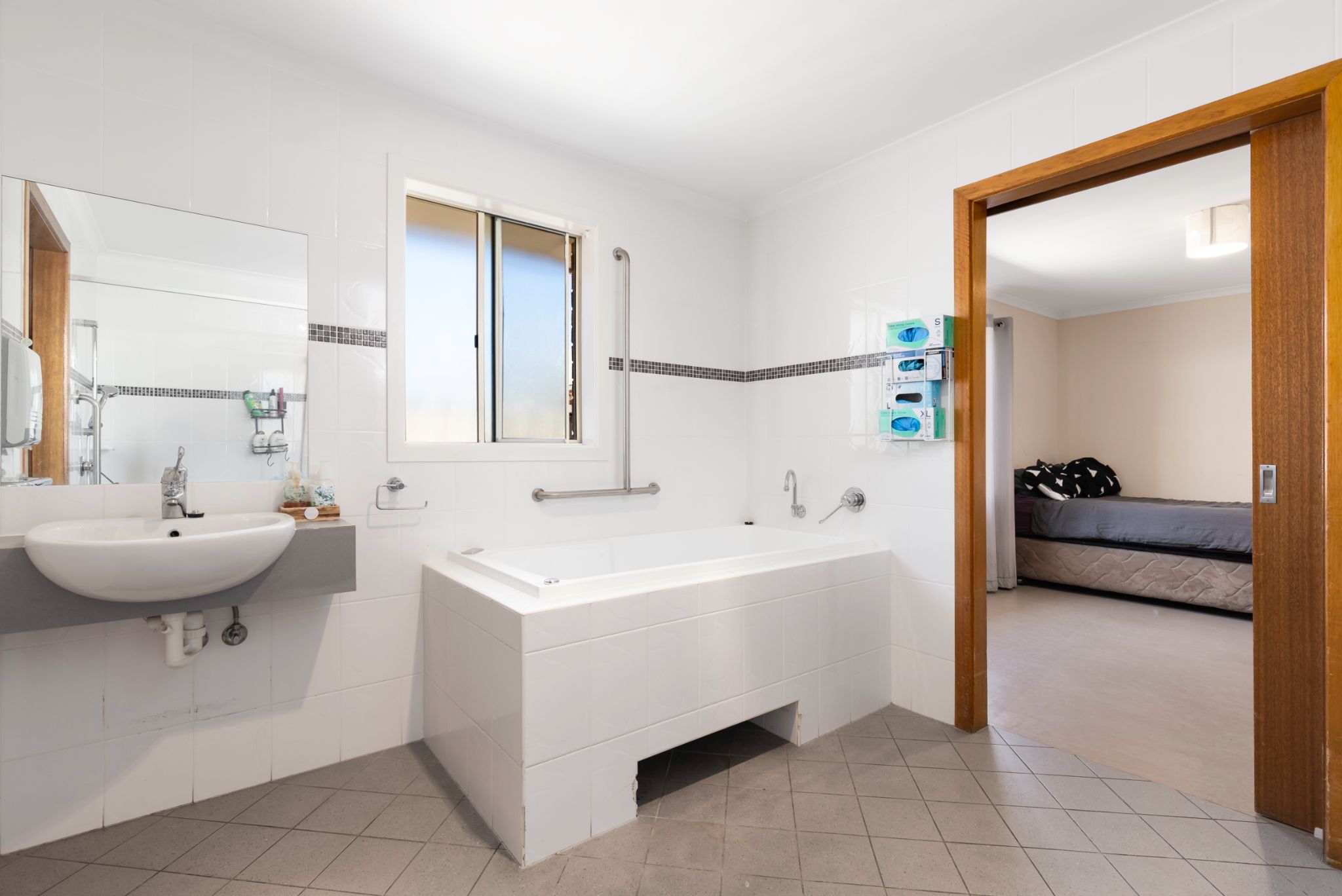 Mt Barker   6 Ware Close - 12