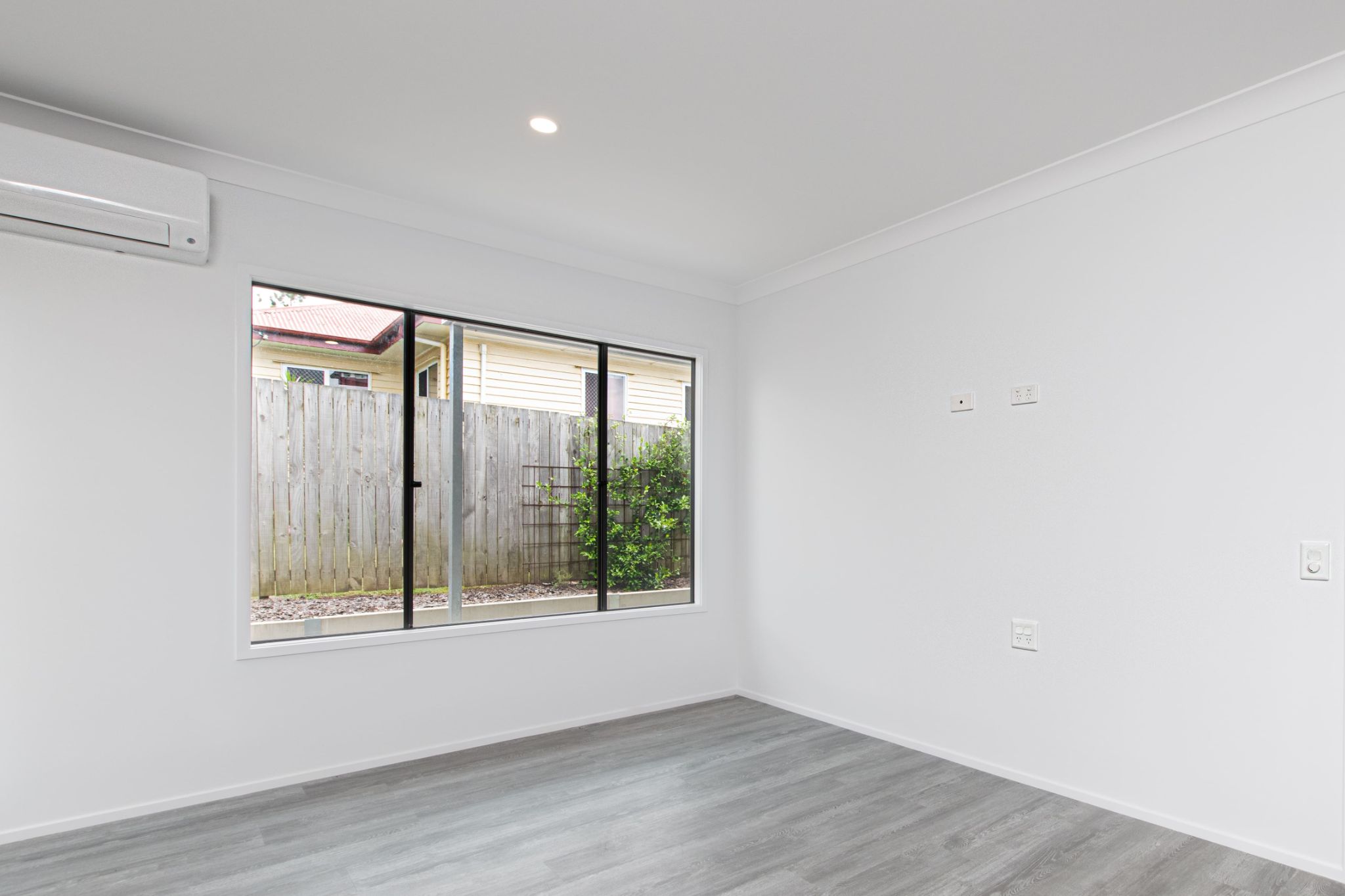 17A Boundary St Beaudesert bedroom 1