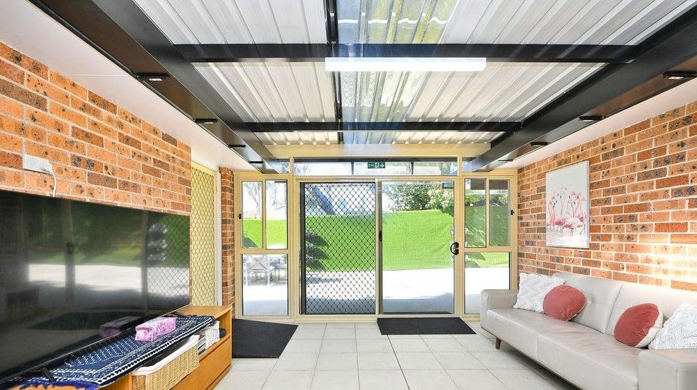 2nd Living area Sunroom