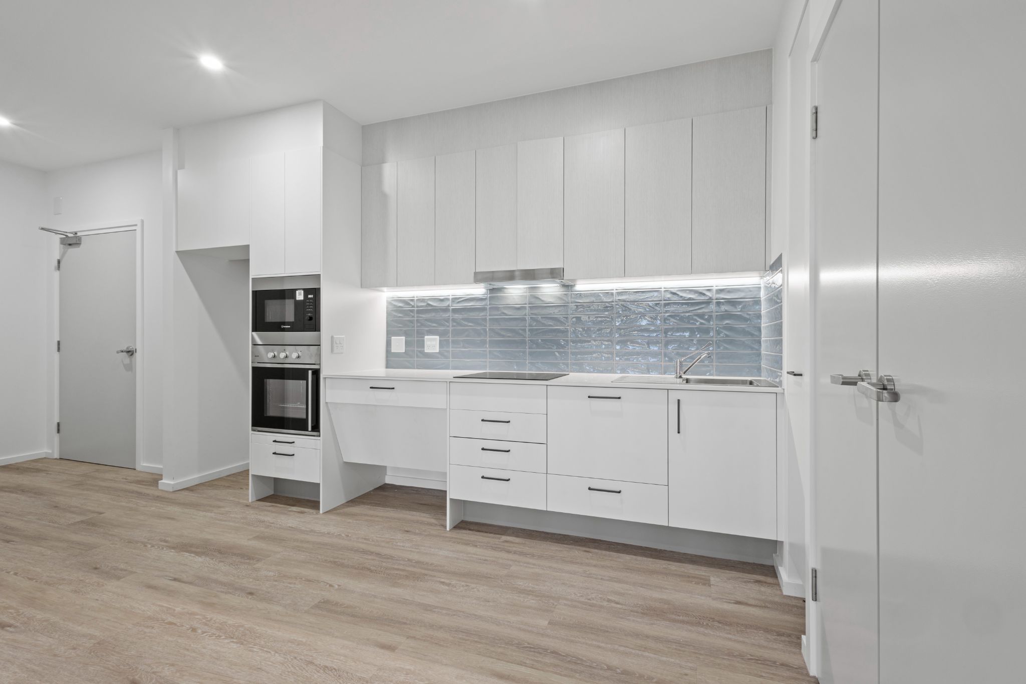 U1 Kitchen  1)