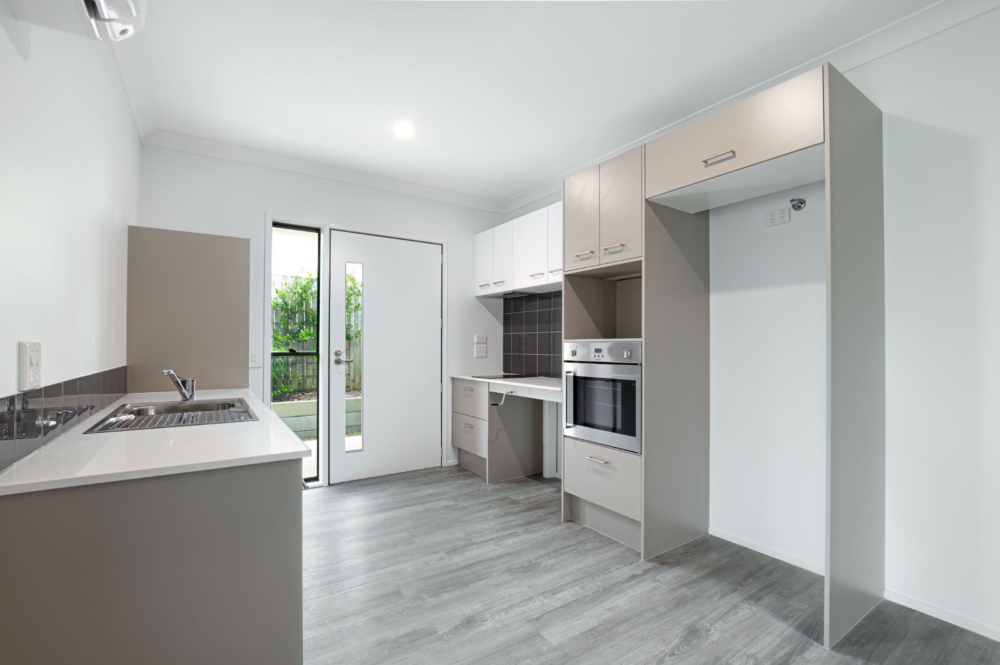 17A Boundary St Beaudesert kicthen 1