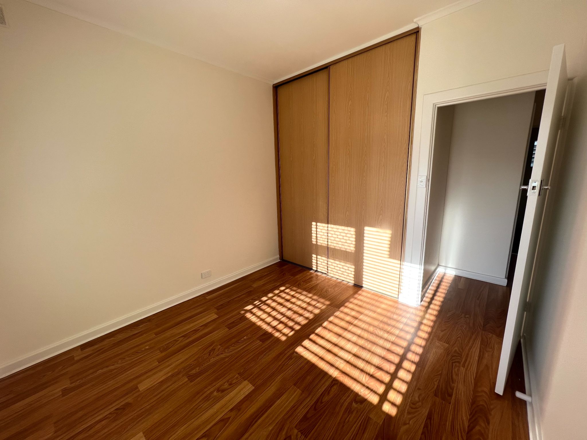 81925618 3AC3-42E9-B0AF-E38B60248811