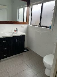 Hall  Master Ensuite 2)