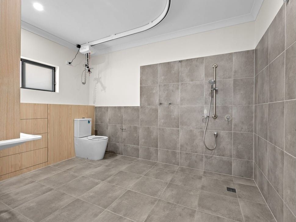 5   Elliott St 13 - Ensuite 1