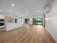 3   Elliott St 13 - Kit Liv Din