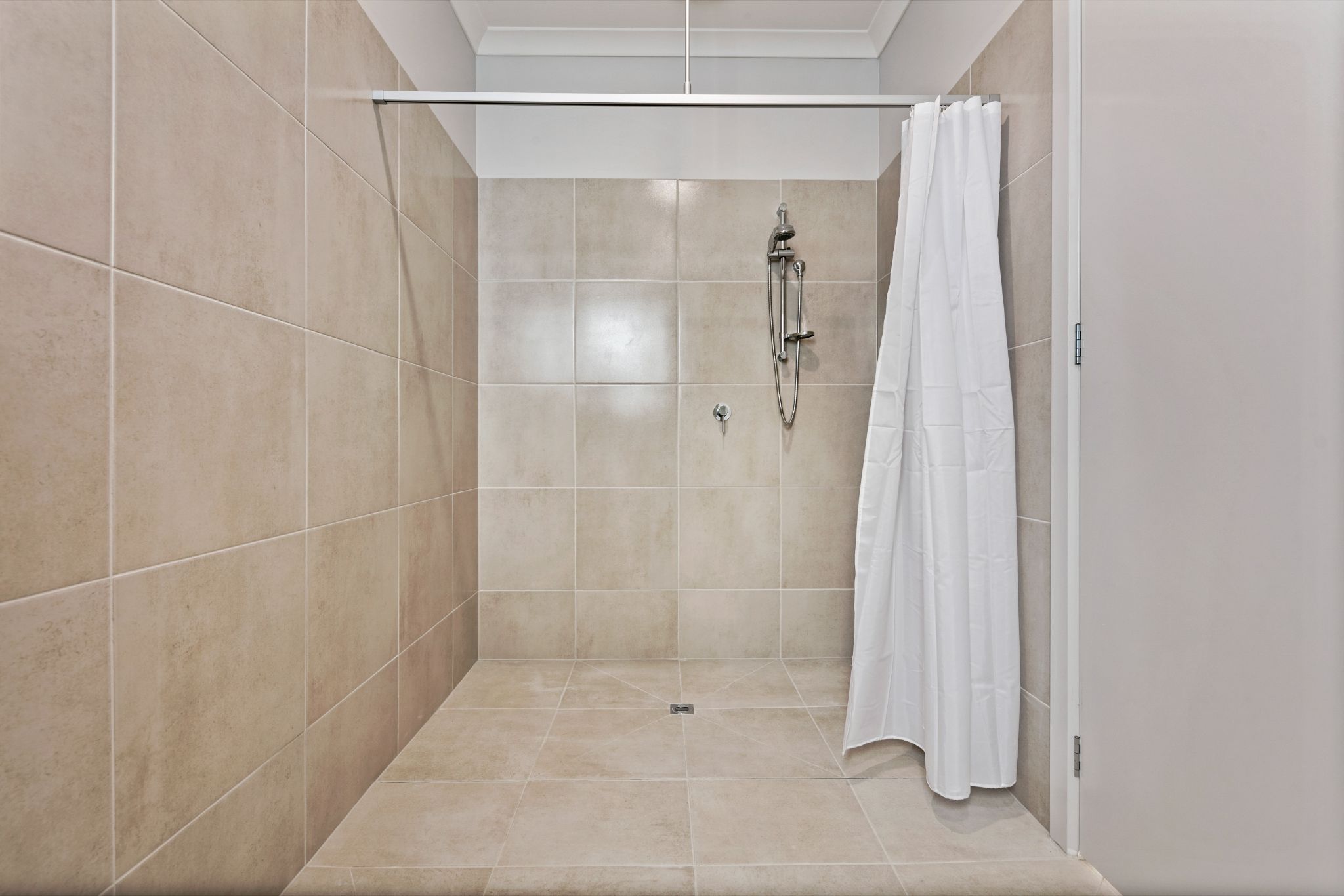 Feathertop Avenue  Weir Views (6)