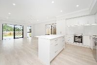 Bayswater Rd 141   Kitchen to Patio