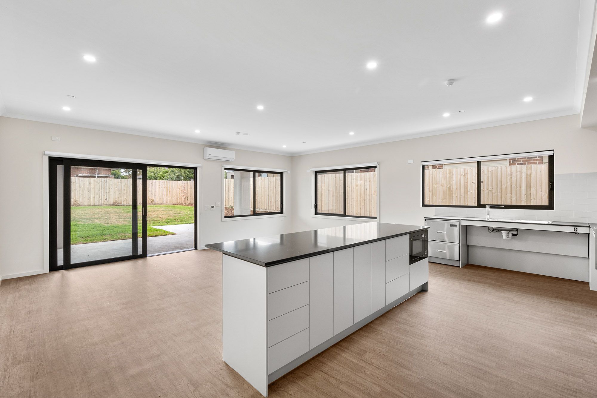 Elizabeth   Kitchen Living Dining Alfresco 1 LR No Logo