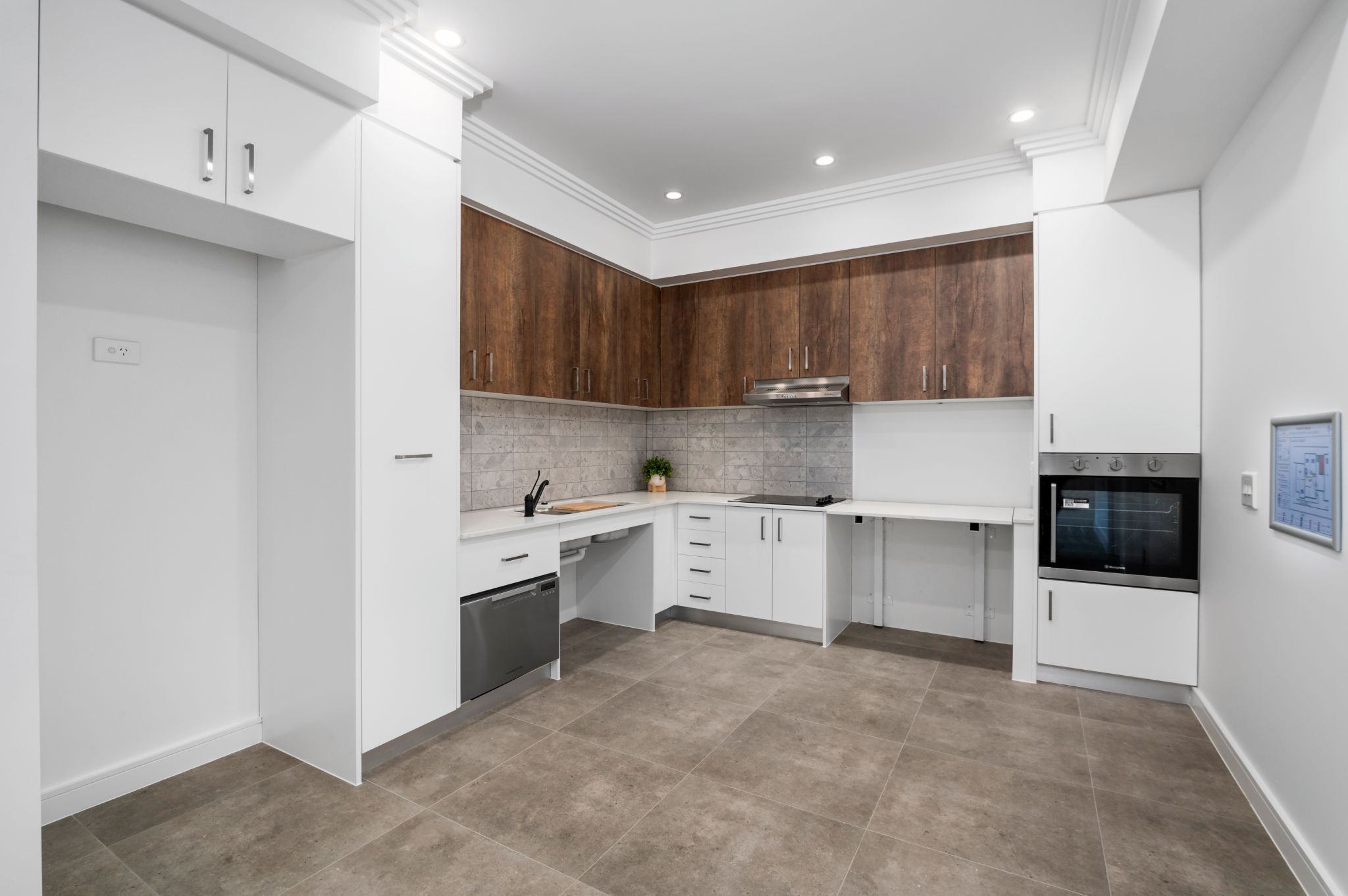 011 Open2view_ID827604-22_Fragar_Road