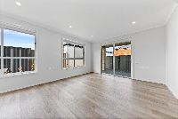 Feathertop Avenue  Weir Views (8)