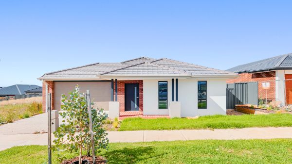 GRANDVARISTA  WERRIBEE