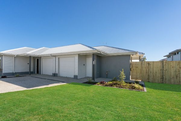 005 Open2view_ID704789-21_Grothe_Street