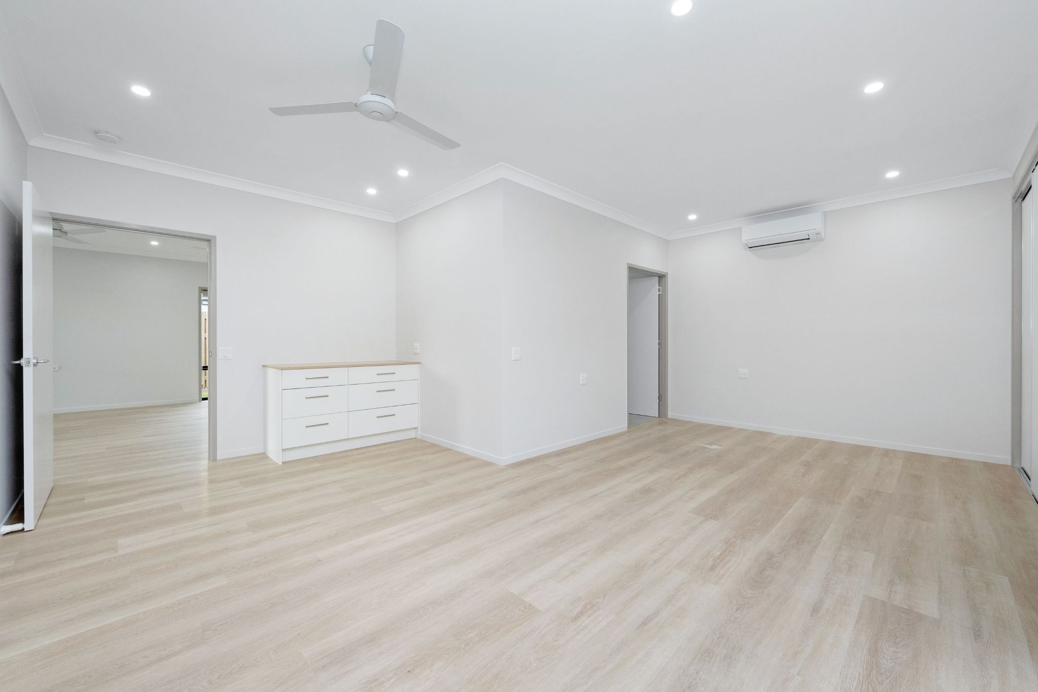 Bayswater Rd 141   Bed 2