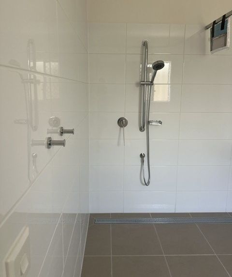 FINAL PHOTOS Lot 834 Edinburgh Cres  23)