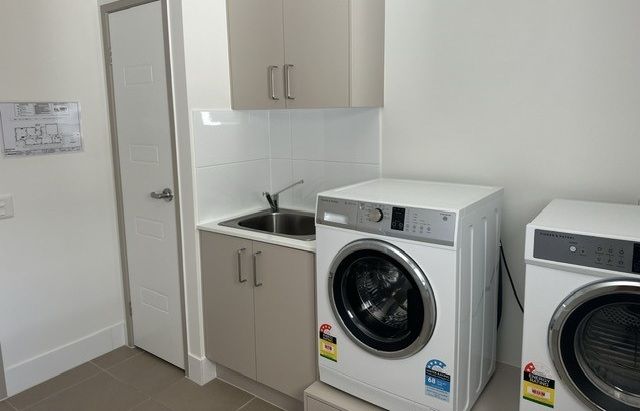 FINAL PHOTOS Lot 834 Edinburgh Cres  29)