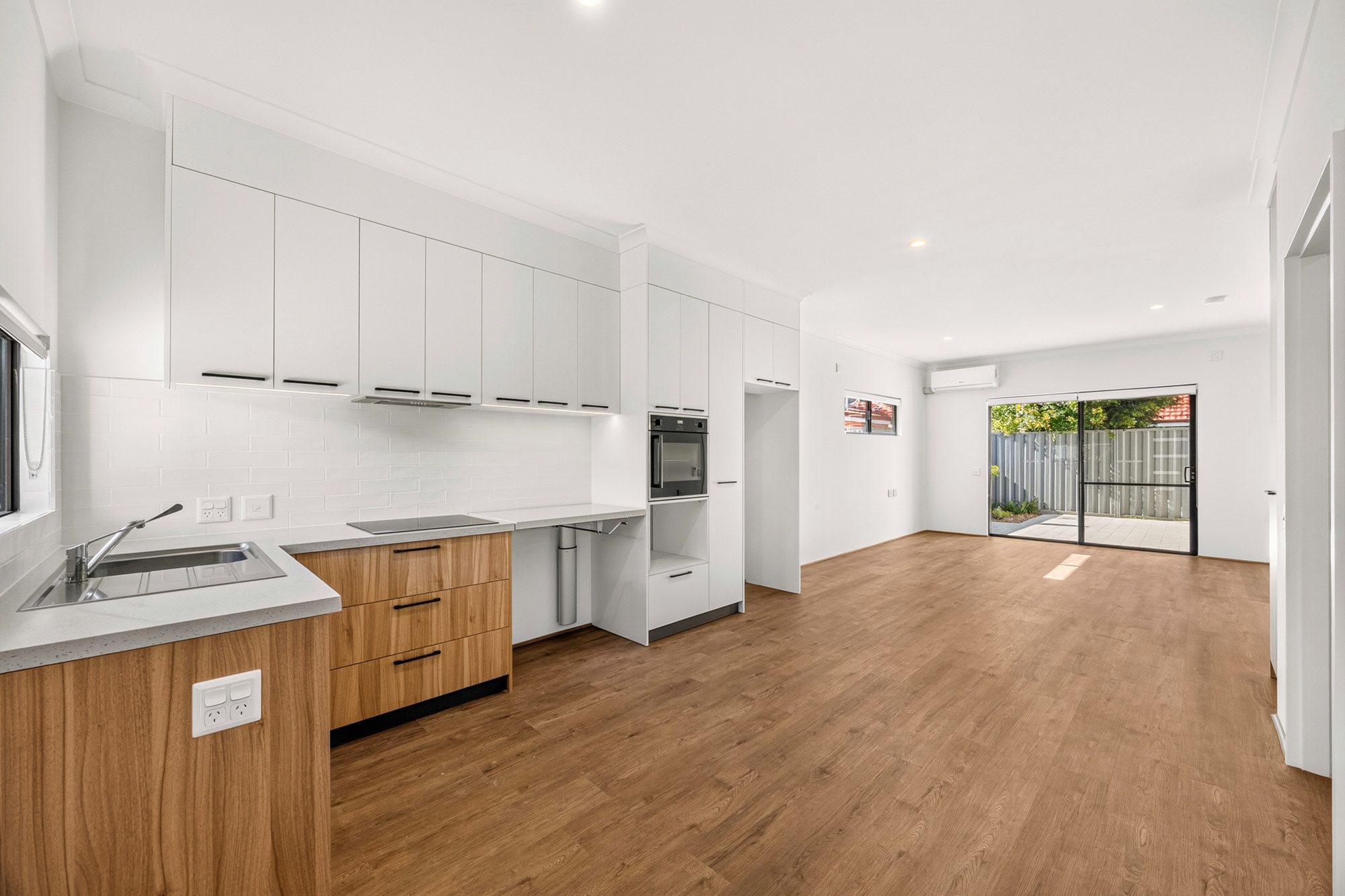 6 1132 john st - 06