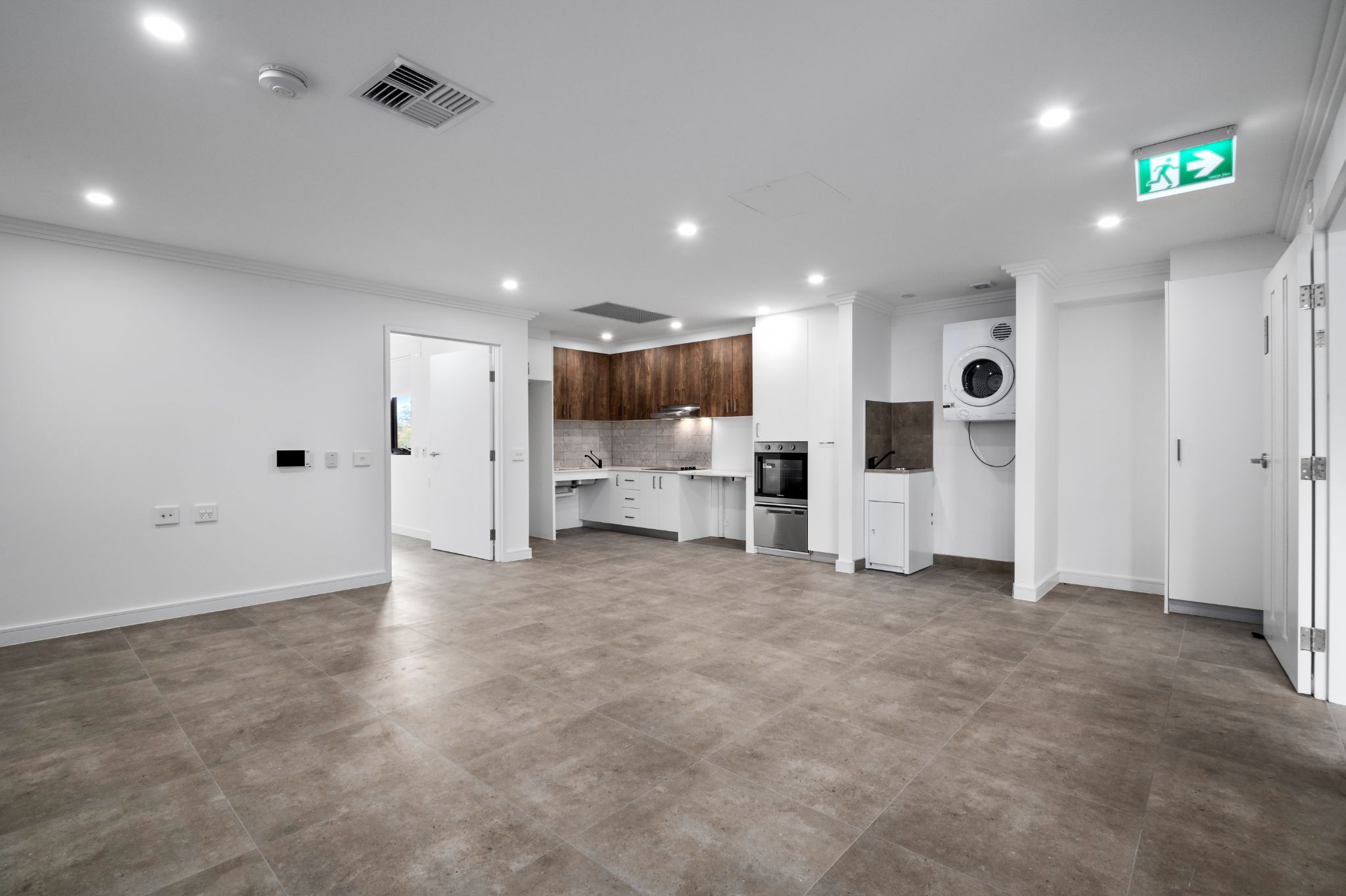 015 Open2view_ID827604-22_Fragar_Road