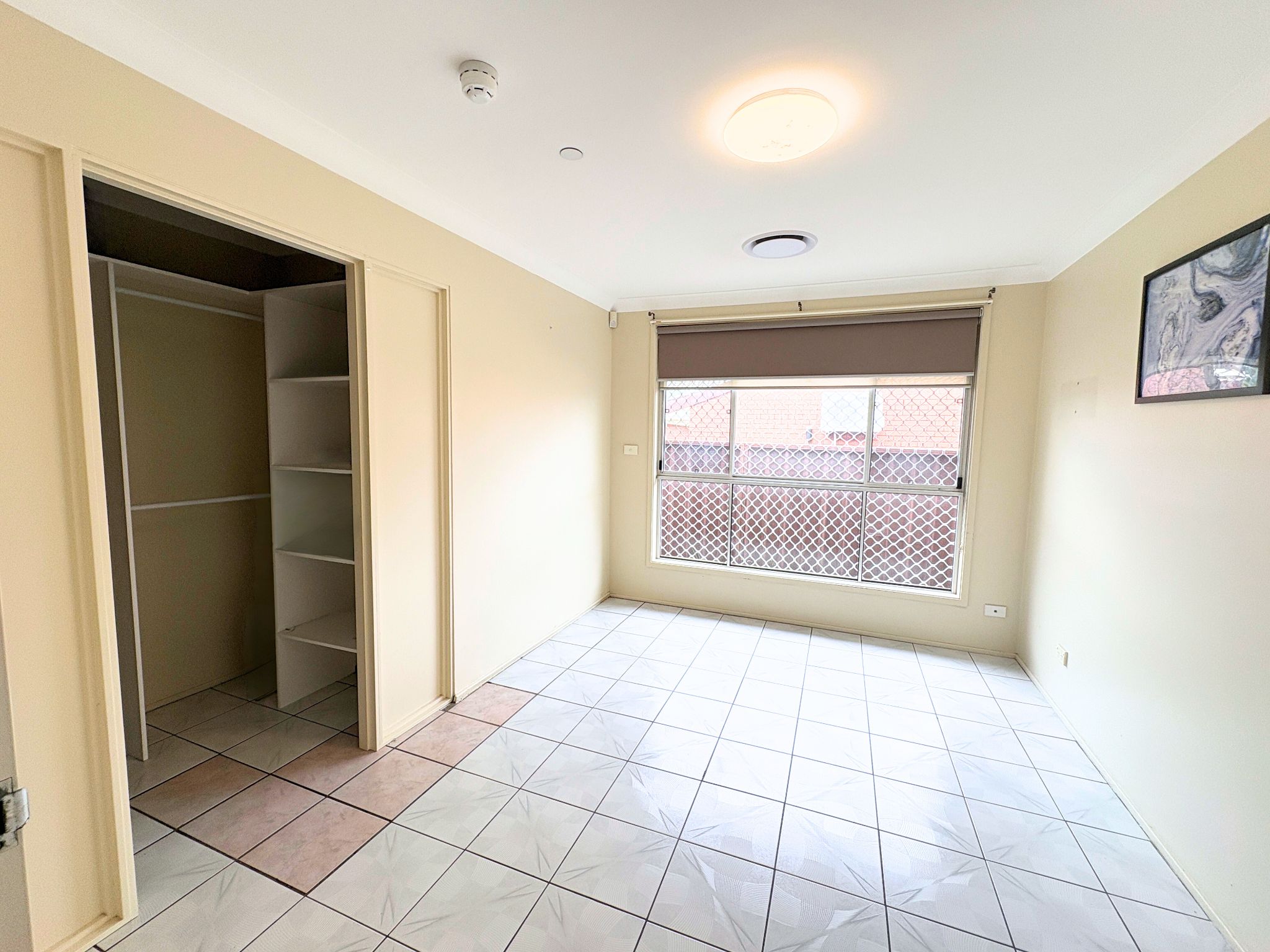 Eagle Vale vacant bedroom