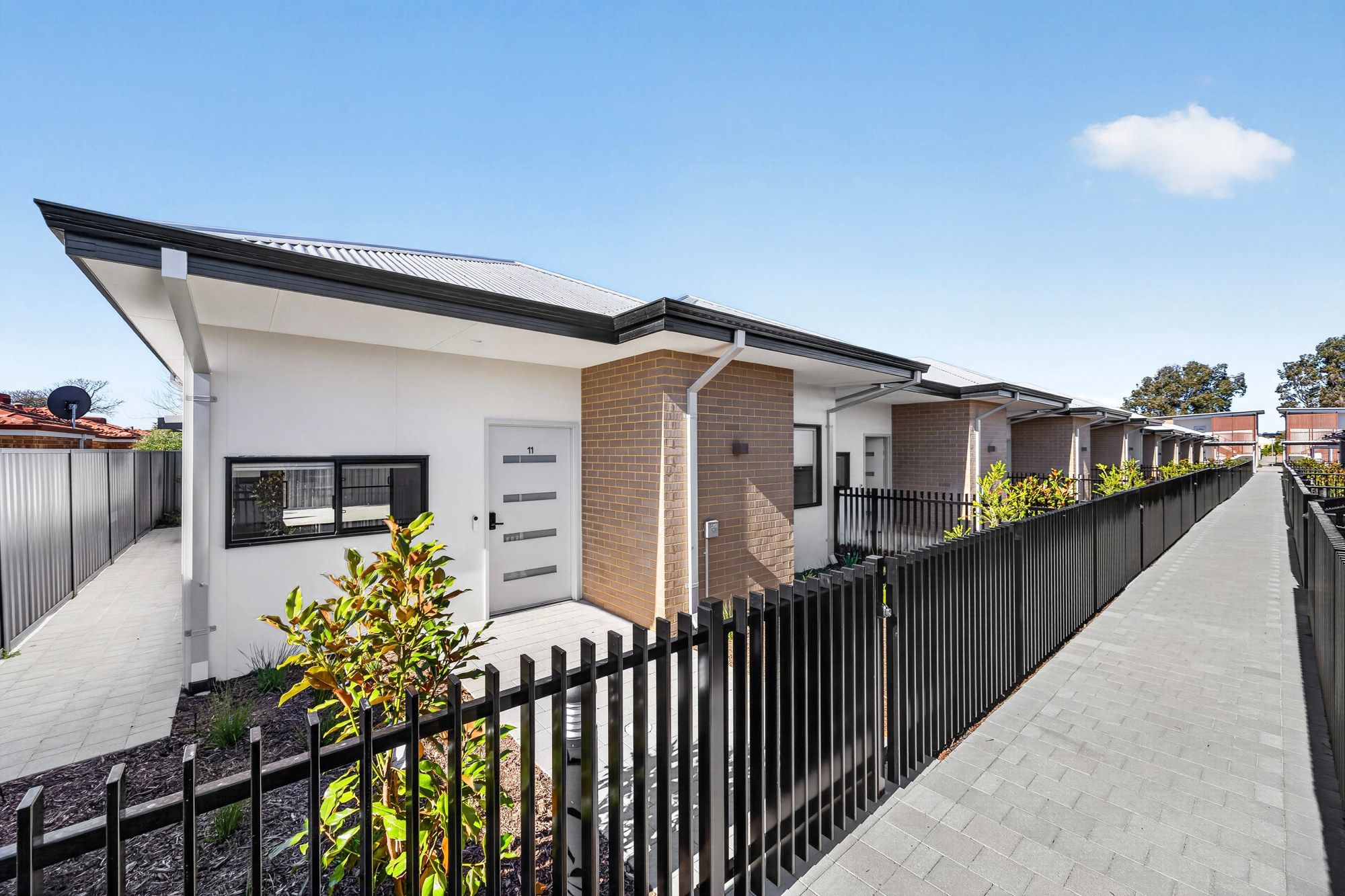 2 1132 john st - 02
