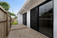 Bayswater Rd 141   Bed 2 and 3 courtyard