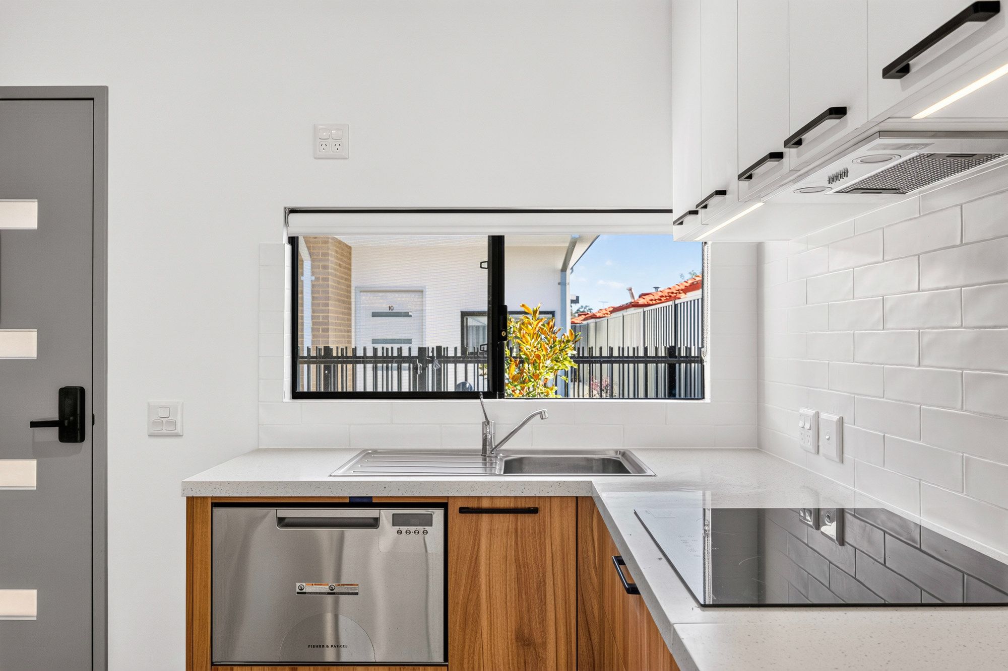 11 1132 john st - 11