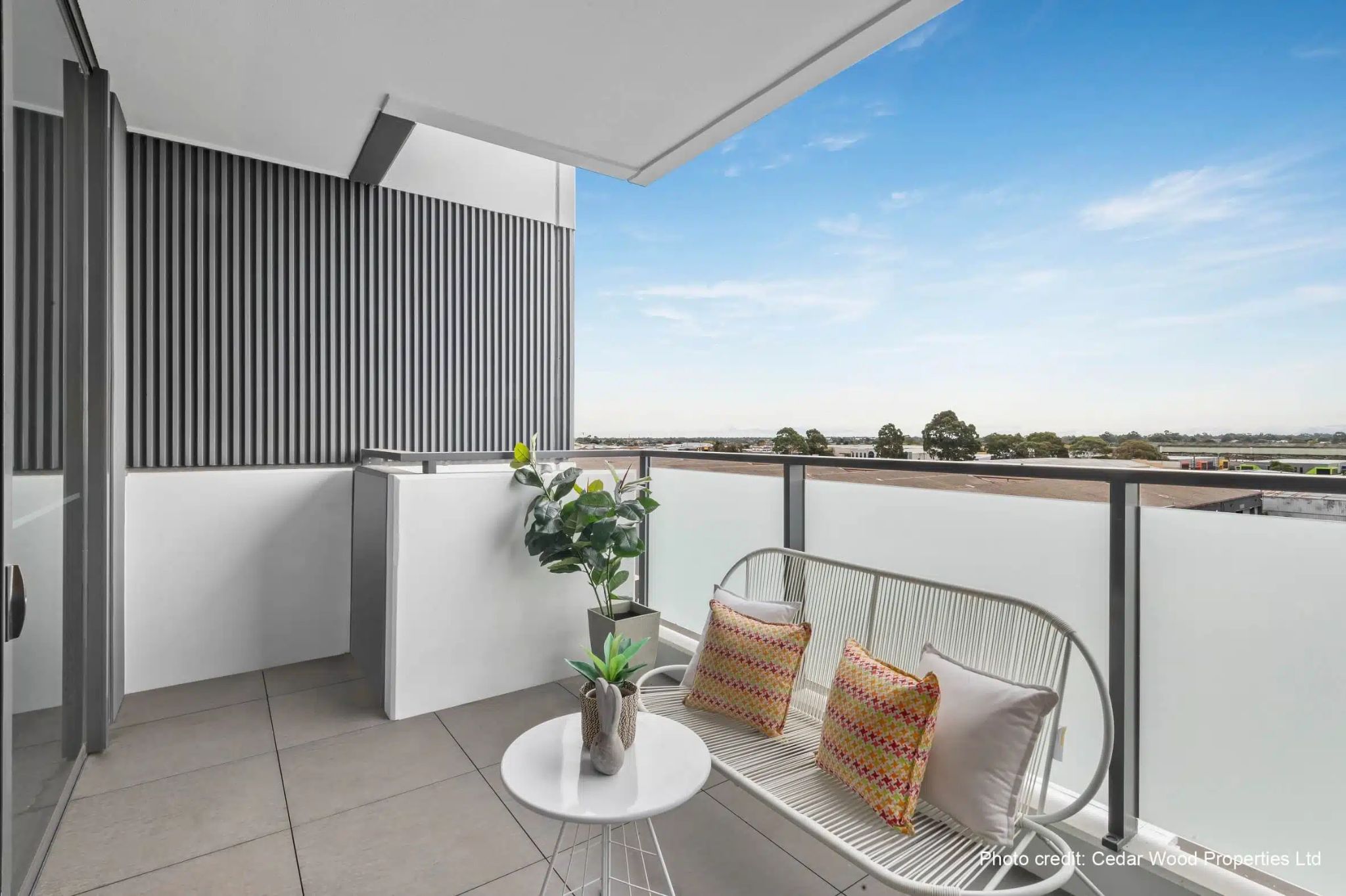 huntington balcony.jpg1772083009